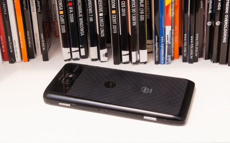 Motorola RAZR i (8).jpg